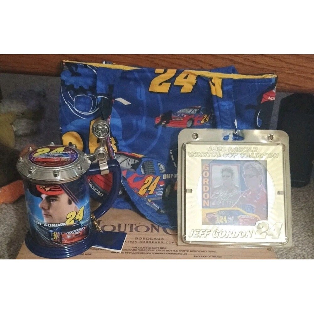 NASCAR #24 JEFF GORDON LOT COLLECTIBLES